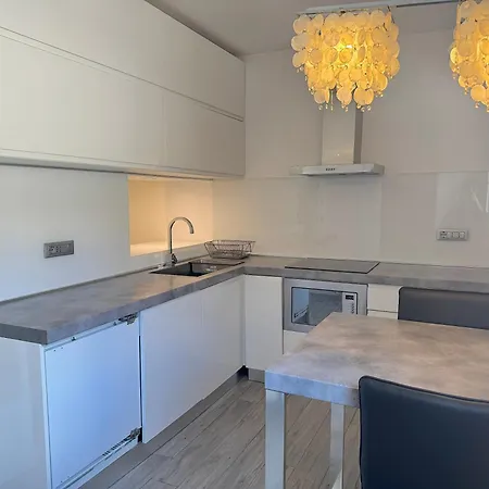 Mercede - Spanish Steps *